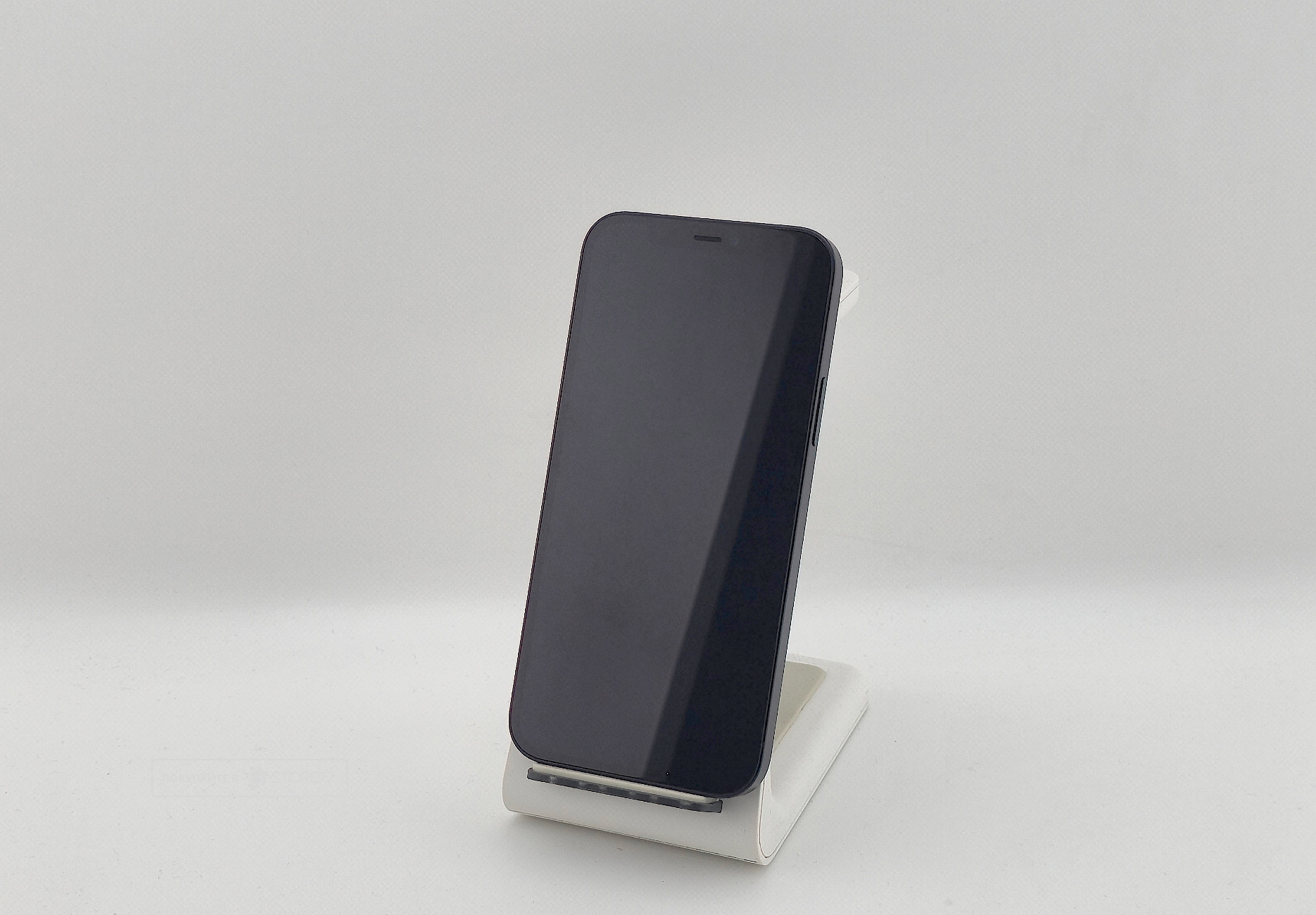 Телефон Apple iPhone 12 128 ГБ, цвет: черный (Black) (Уценка)